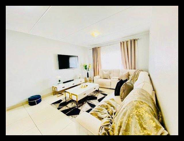 2 BEDROOM APARTMENT FOR SALE IN BLUE HILLS